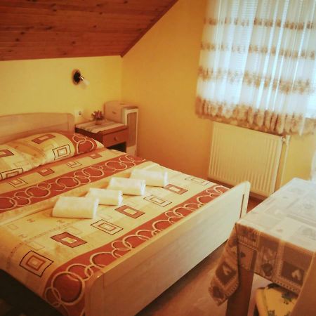 Guest House First Stop Rakovica Exterior foto
