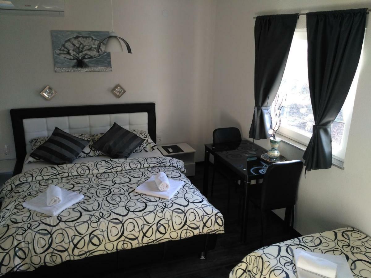 Guest House First Stop Rakovica Exterior foto