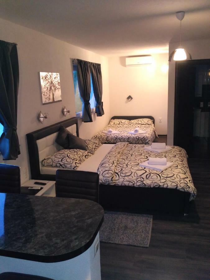 Guest House First Stop Rakovica Exterior foto
