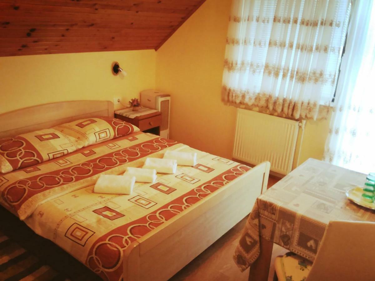 Guest House First Stop Rakovica Exterior foto