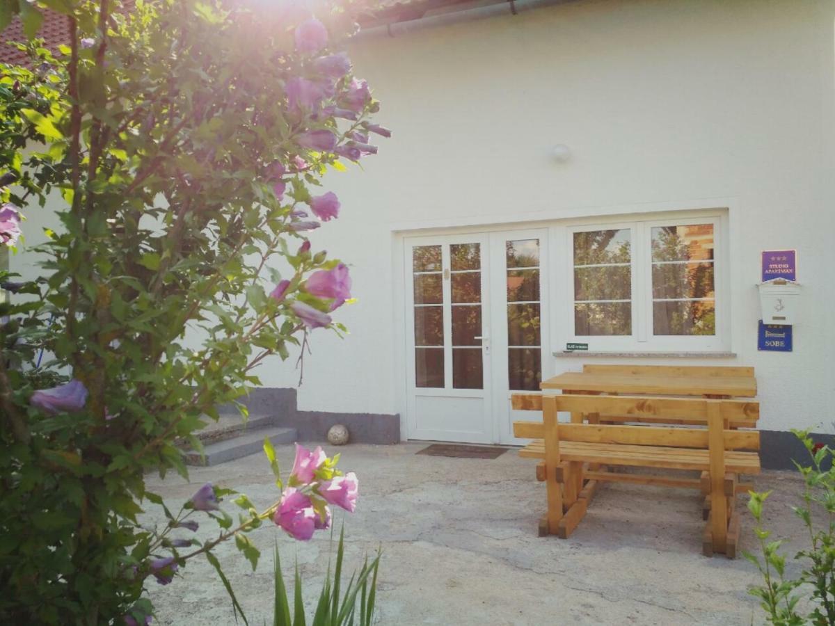 Guest House First Stop Rakovica Exterior foto