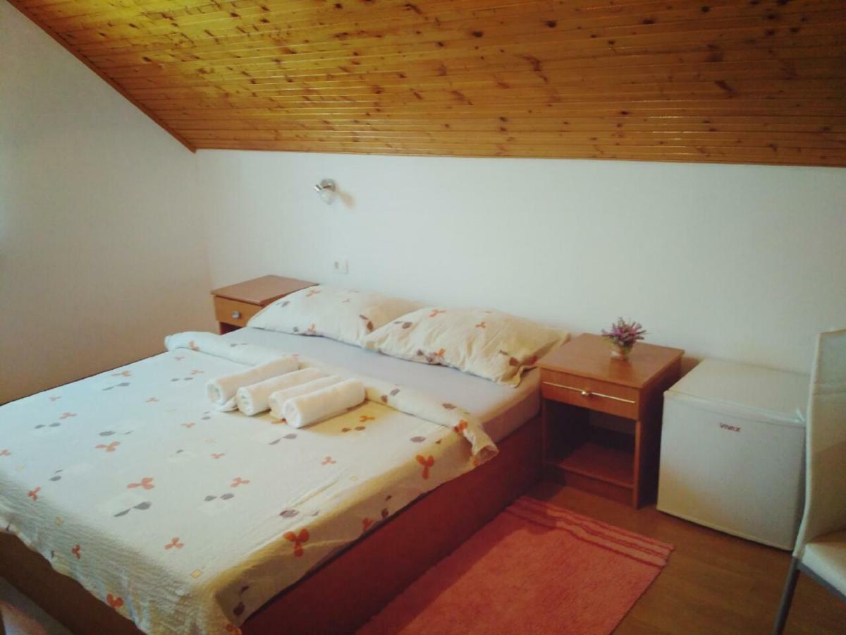 Guest House First Stop Rakovica Exterior foto