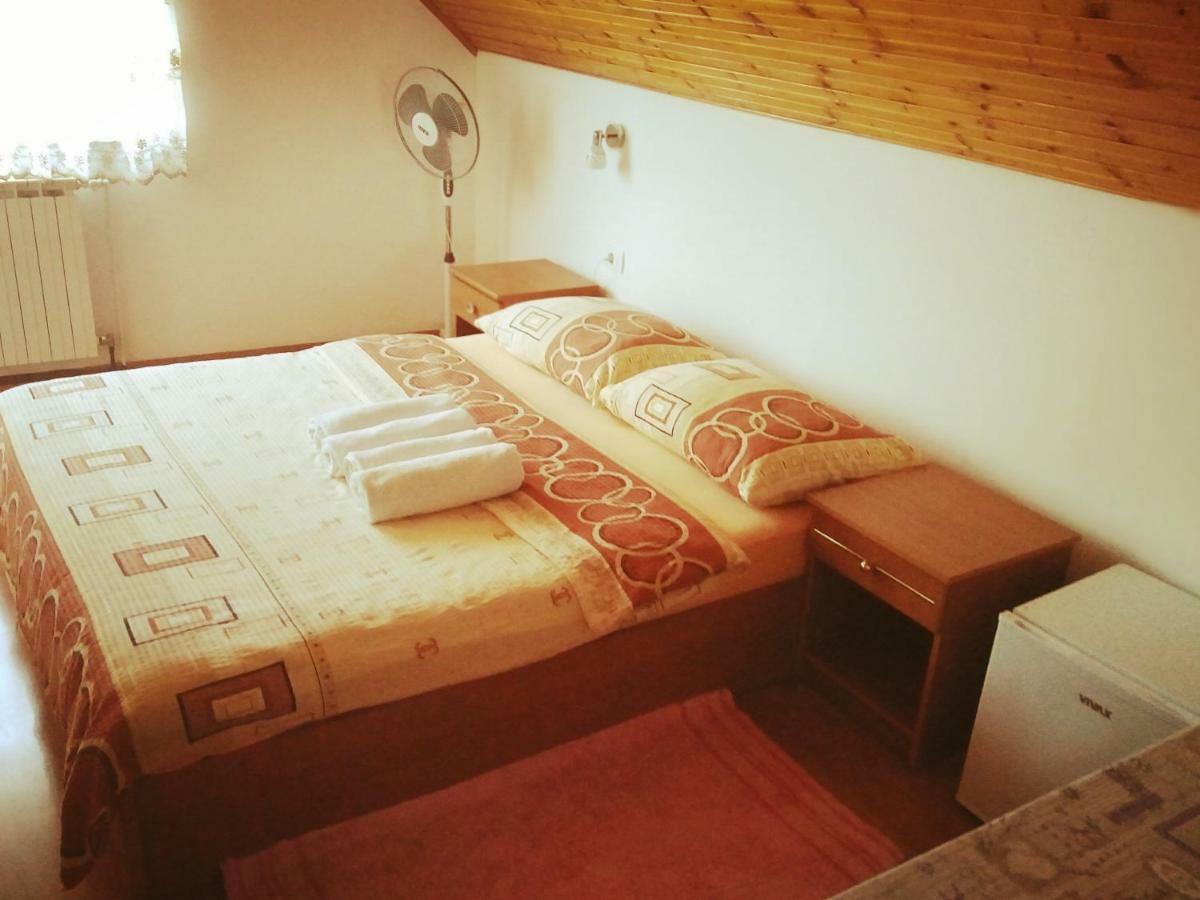 Guest House First Stop Rakovica Exterior foto
